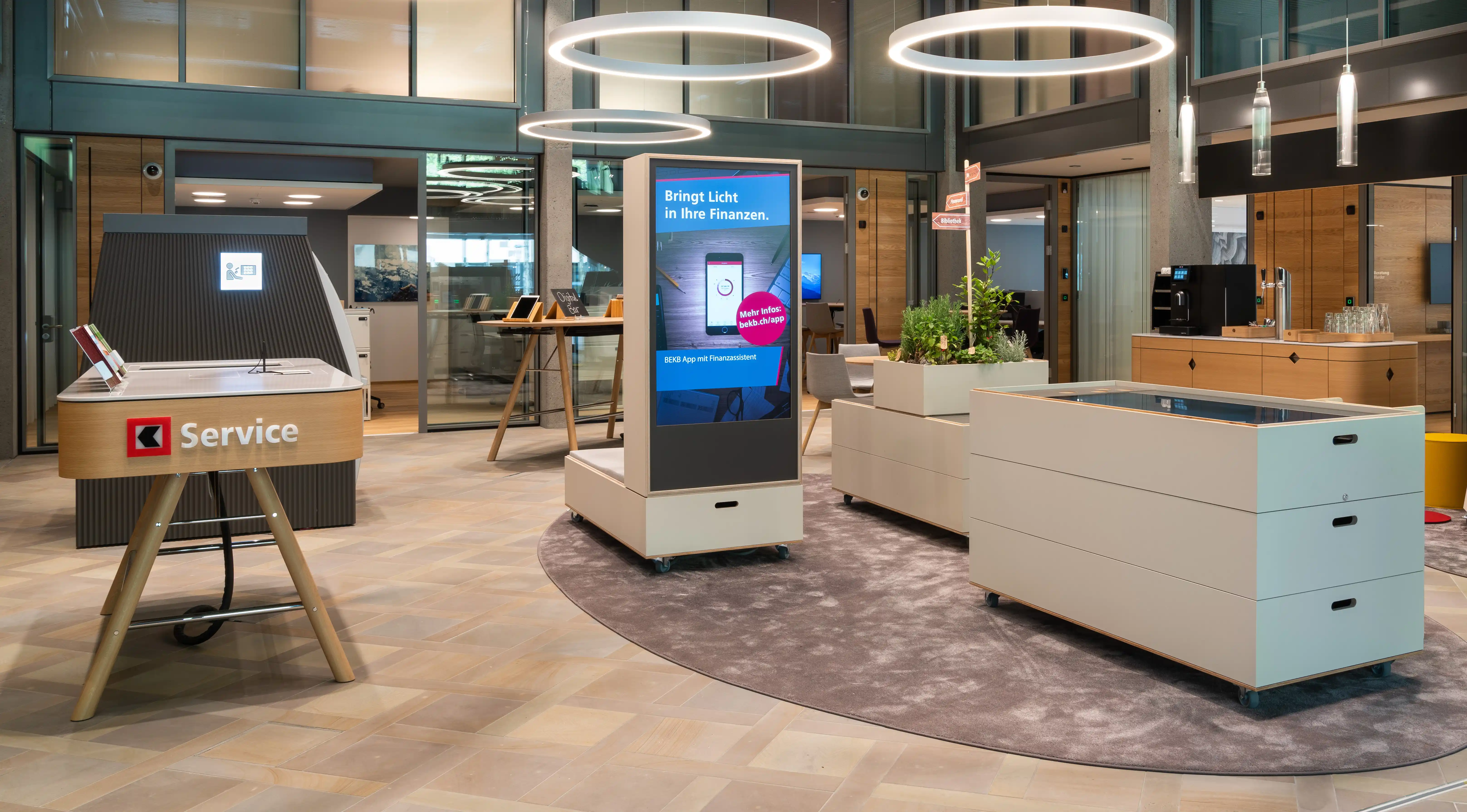 Berner Kantonalbank · Digital Signage & Multitouch-Beratungstisch · jls